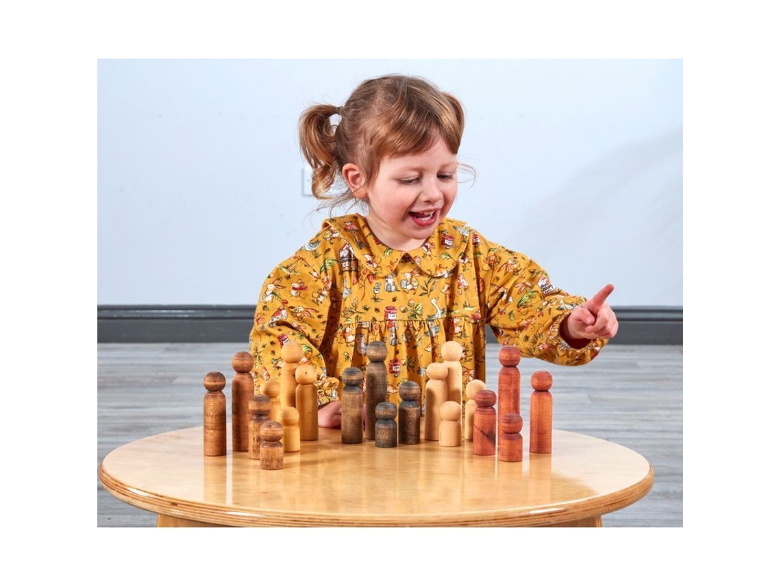 Brinquedo Educativo De 20 Peças Com Bonecos De Madeira Representando Famílias Multiculturais. Cosy