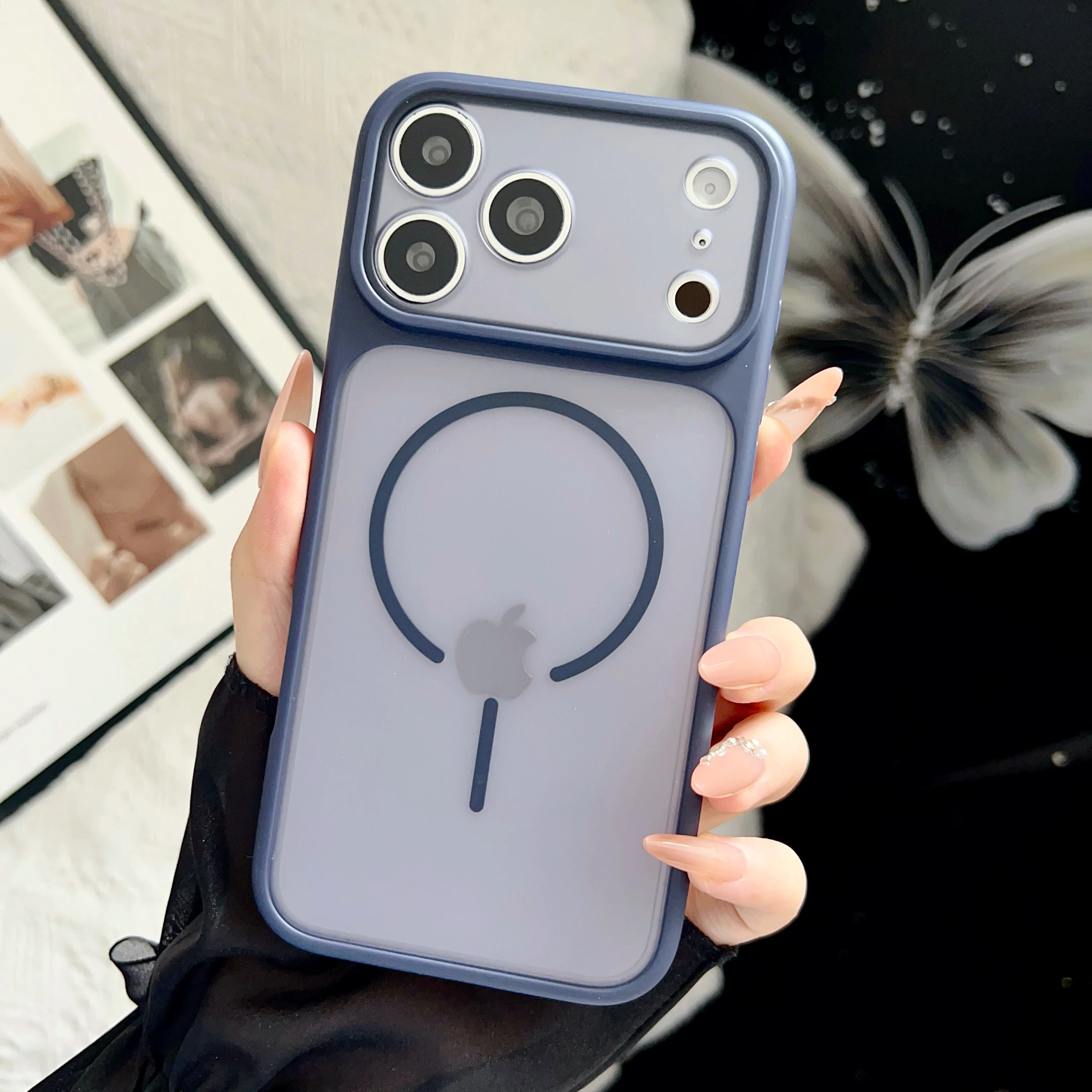 Capa Protetora Semitransparente À Prova De Choque Com Função Magnética (iphone 16 Plus).