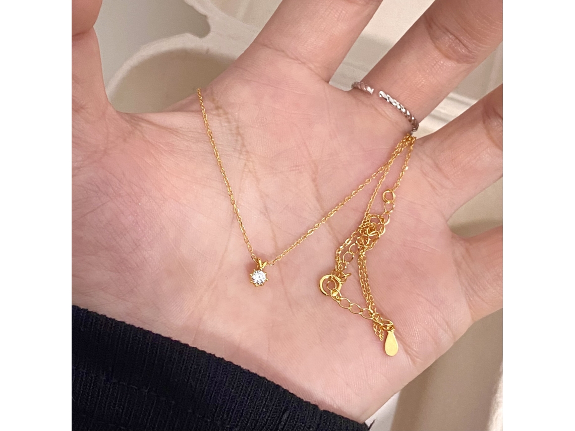 Colar Clássico com Diamante Solitário de Oito Garras em Prata de Lei 925 , Simples e de Acabamento Requintado. MDUG (dourado)