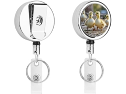 Porta Crachá Retrátil Em Formato De Patinho, Compacto E Leve, Feito De Metal, Com Clipe E Argola Chaveiro Ideal