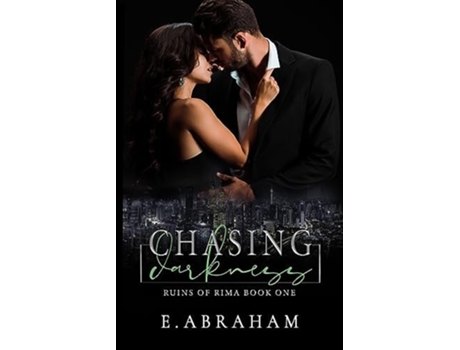 Livro Chasing Darkness de E Abraham (Inglês)
