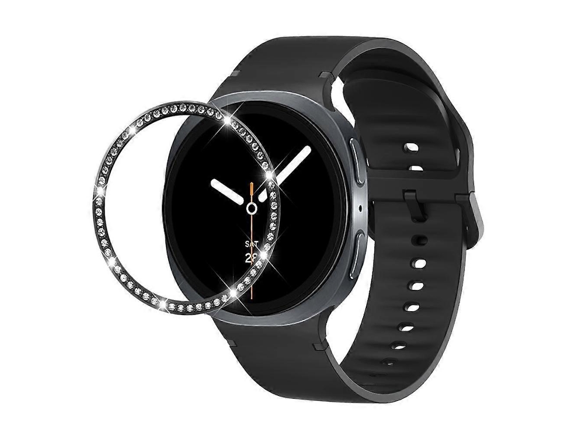 Relógio Com Aro Cravejado De Diamantes E Pulseira De Silicone Costurada Em Cor Sólida.