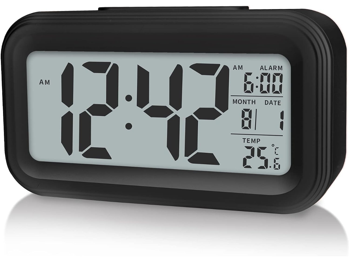 Despertador digital atualizado, com visor LED de 4,3 polegadas e indicador de temperatura. Portátil, funciona a bateria e tem alarme noturno. Brilvibera