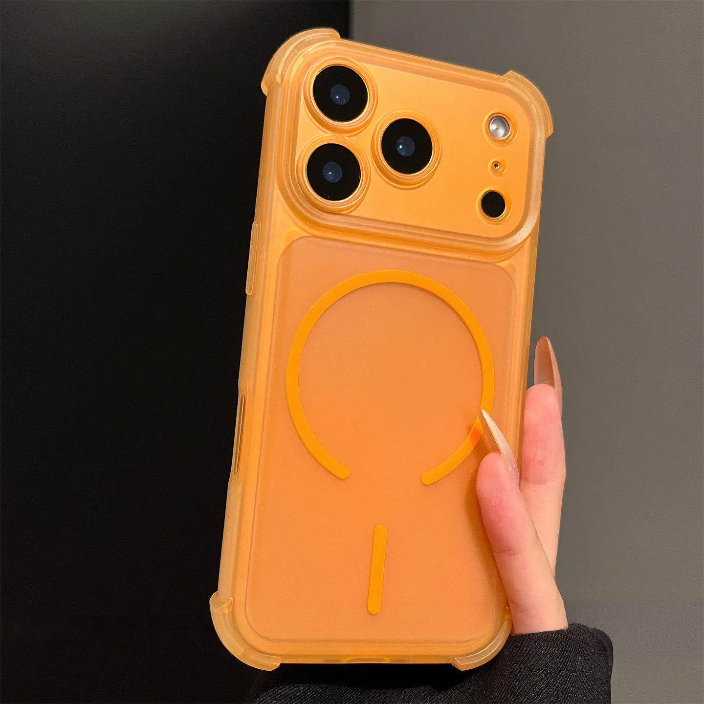 Capa Protetora Semitransparente À Prova De Choque (iphone 16 Plus), Com Função Magnética E Acabamento Fosco.
