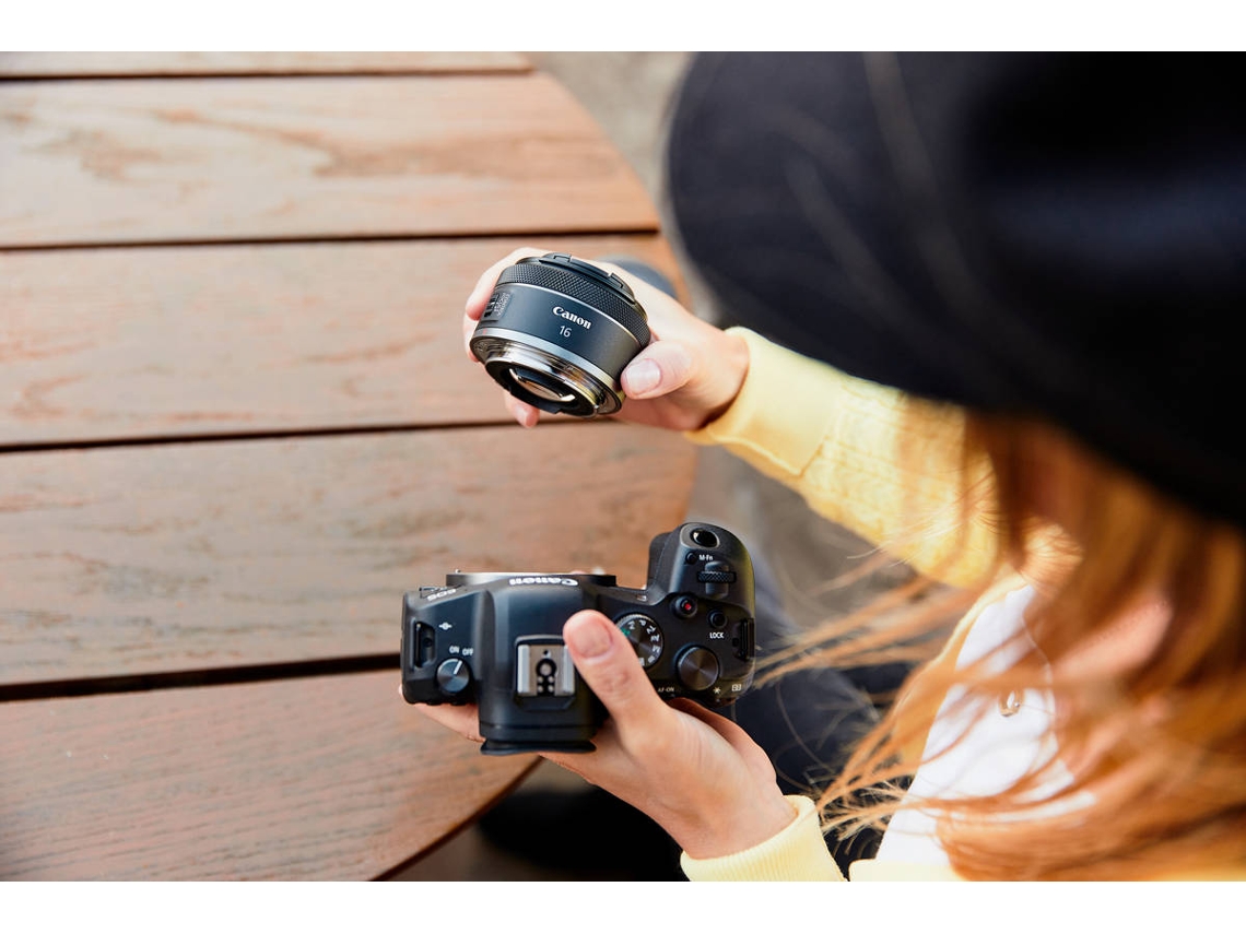 Objetiva CANON RF 16MM F2.8 STM (Encaixe: Canon RF - Abertura: f/22 - f/2.8)