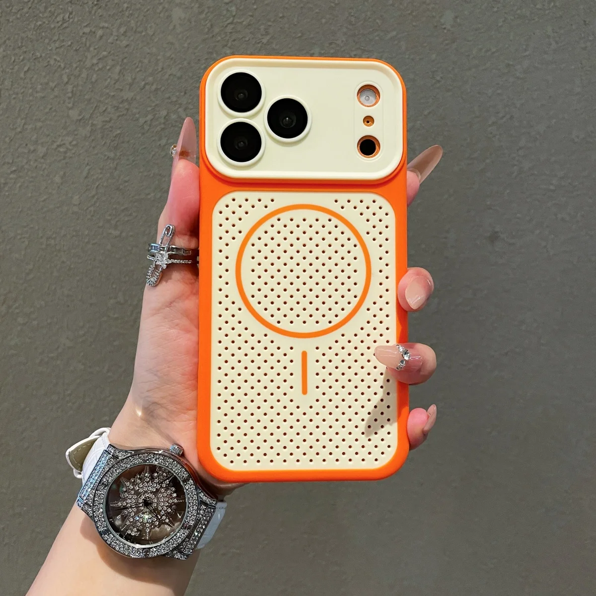 Capa Magsafe Para Iphone 12 Pro Max (laranja) Com Núcleo Oco Para Dissipação De Calor E Proteção Magnética.