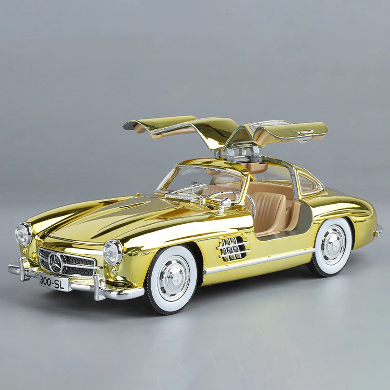 (dourado) Miniatura De Carro Em Escala 1:24, Feita De Metal Fundido, Com Efeitos De Som E Luz.
