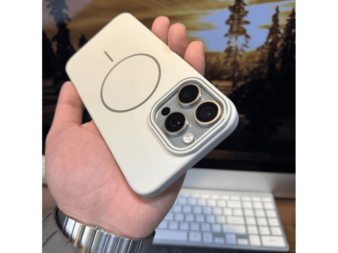 Capa Para Iphone 17 Fosca E Magnética, Macia E Suave, Com Formato Circular Fino Que Absorve O Magnetismo, Agradável Ao Toque.