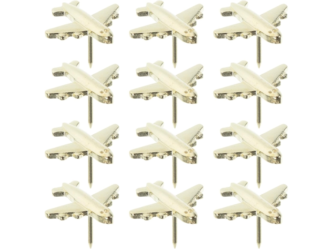 Conjunto de 12 tachinhas douradas em formato de avião da Liga Zinco, ideais para mapas e paredes. Fáceis de usar e com design exclusivo.