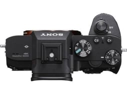 Máquina Fotográfica SONY A7 Mark III+28-70mm  (Full-Frame) — 24,2 MP | ISO: 50-204800