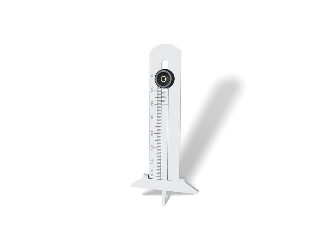 Medidor de profundidade de pneus com design ergonômico antiderrapante.
