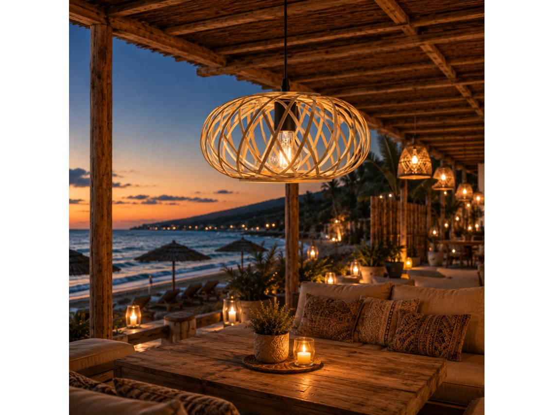 Luminárias pendentes de madeira, vime e rattan.