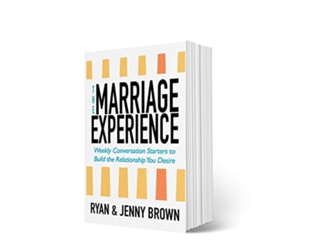 Livro The Marriage Experience Weekly Conversation Starters to Build the Relationship You Desire de Ryan and Jenny Brown (Inglês)