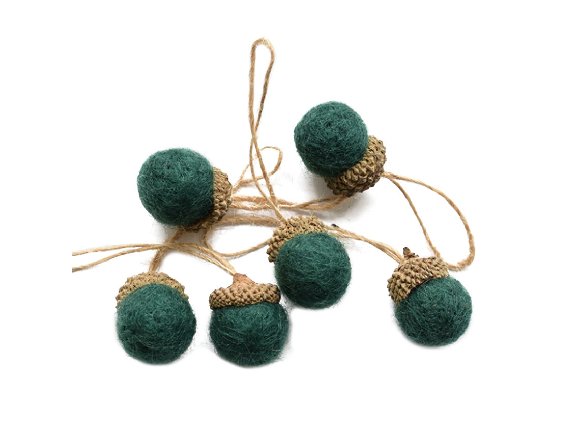 Bola de Lapela em Felt de Lã com Pine Cone LAXISCREED