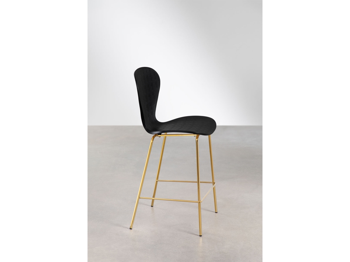 Sklum Em Um Banco Alto. Poliéster    Dourado      ↑65 Cm             Polipropileno Preto                               Polipropileno