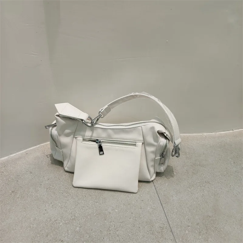 Bolsa Transversal Feminina Retrô (branca), Estilo Punk Motociclista.