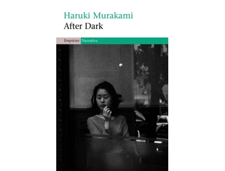 Livro After Dark de Haruki Murakami (Catalão)
