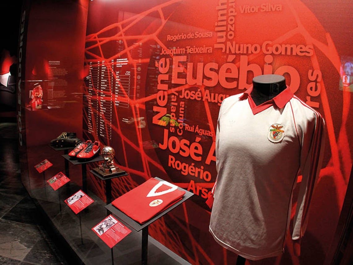 Pack Presente Odisseias - Sport Lisboa e Benfica | Tour ao Estádio & Museu + Cachecóis