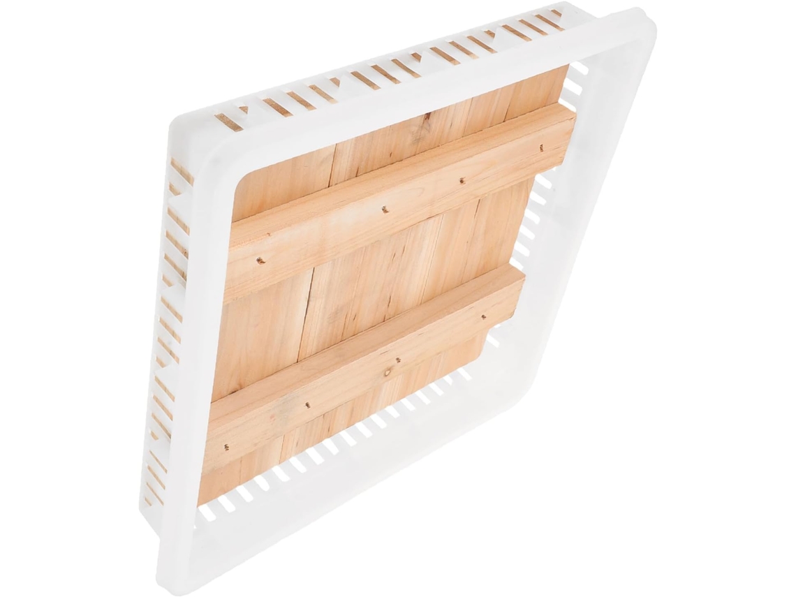 Forma Multifuncional Para Queijo E Tofu, Feita De Madeira E Plástico, Com Design Compacto.