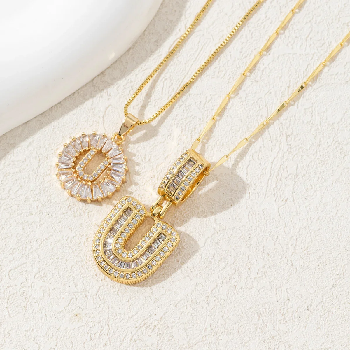 Colar Com Pingente De Letra E Flor Em Zircônia Cúbica (dourado), Em Latão, Ideal Para Presente De Aniversário De Casal.