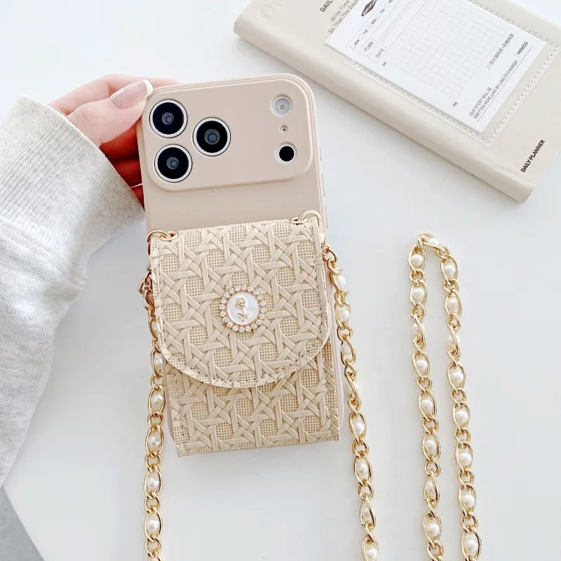 Capa Para Celular Com Carteira Em Tecido Trançado (iphone 16 Pro Branco) E Alça Transversal.
