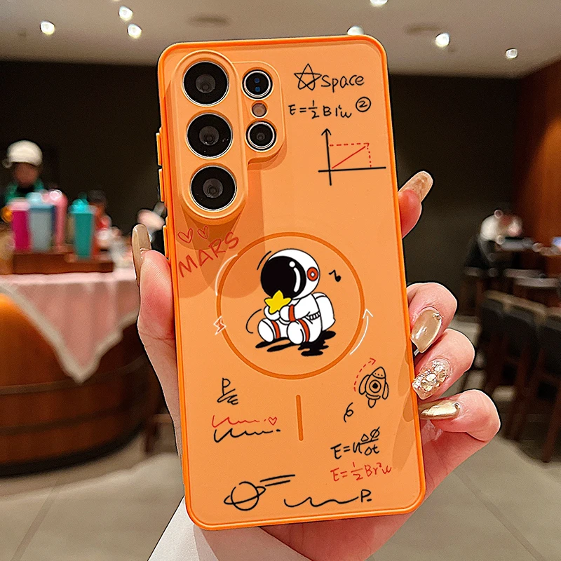 Capa Magnética Para Celular Samsung Galaxy A17 Com Estampa De Astronauta (laranja)