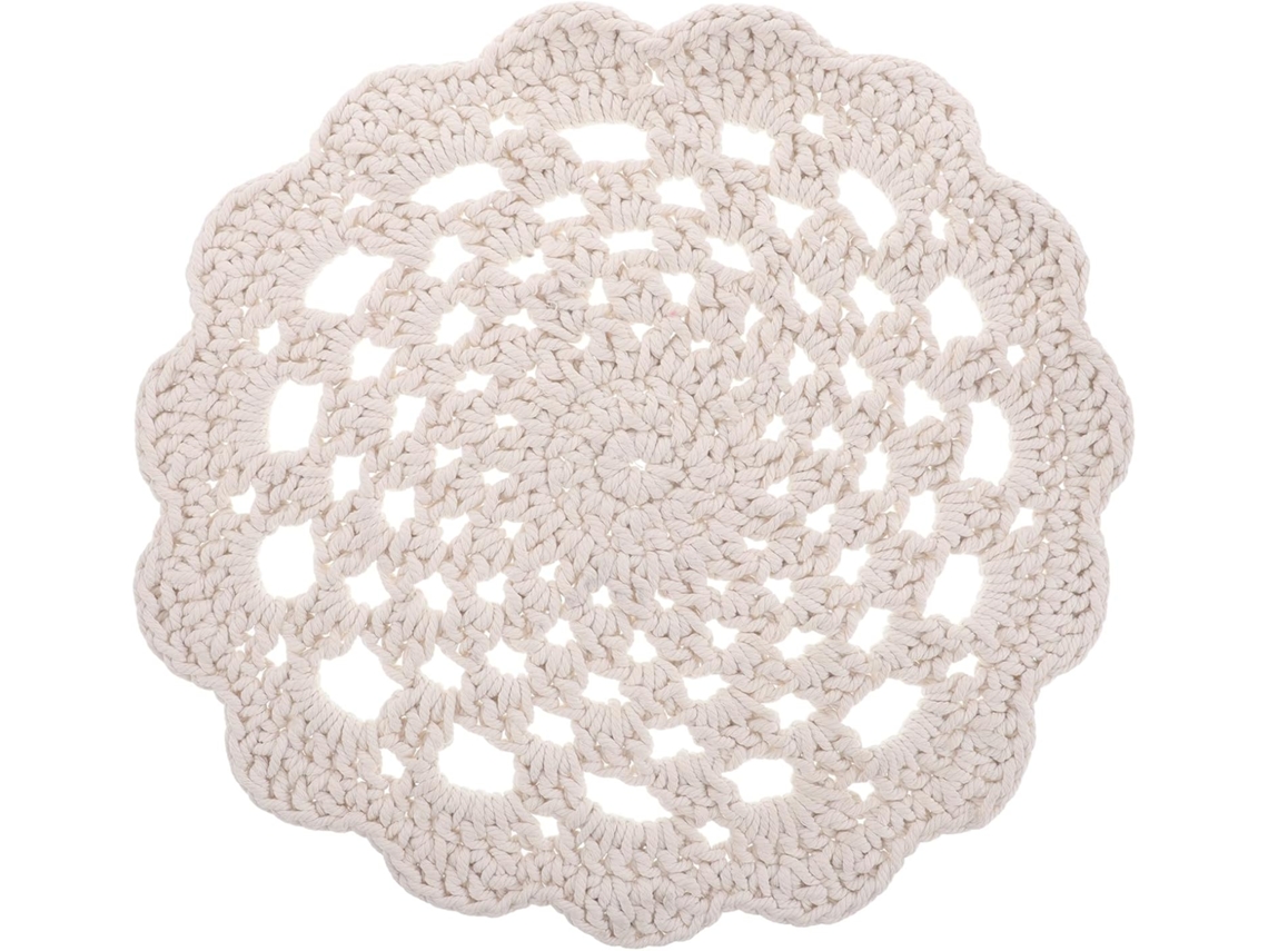 Design Sofisticado: O Estilo Nórdico Realça A Sofisticação Da Sua Mesa De Jantar. Com Crochê Delicado E A