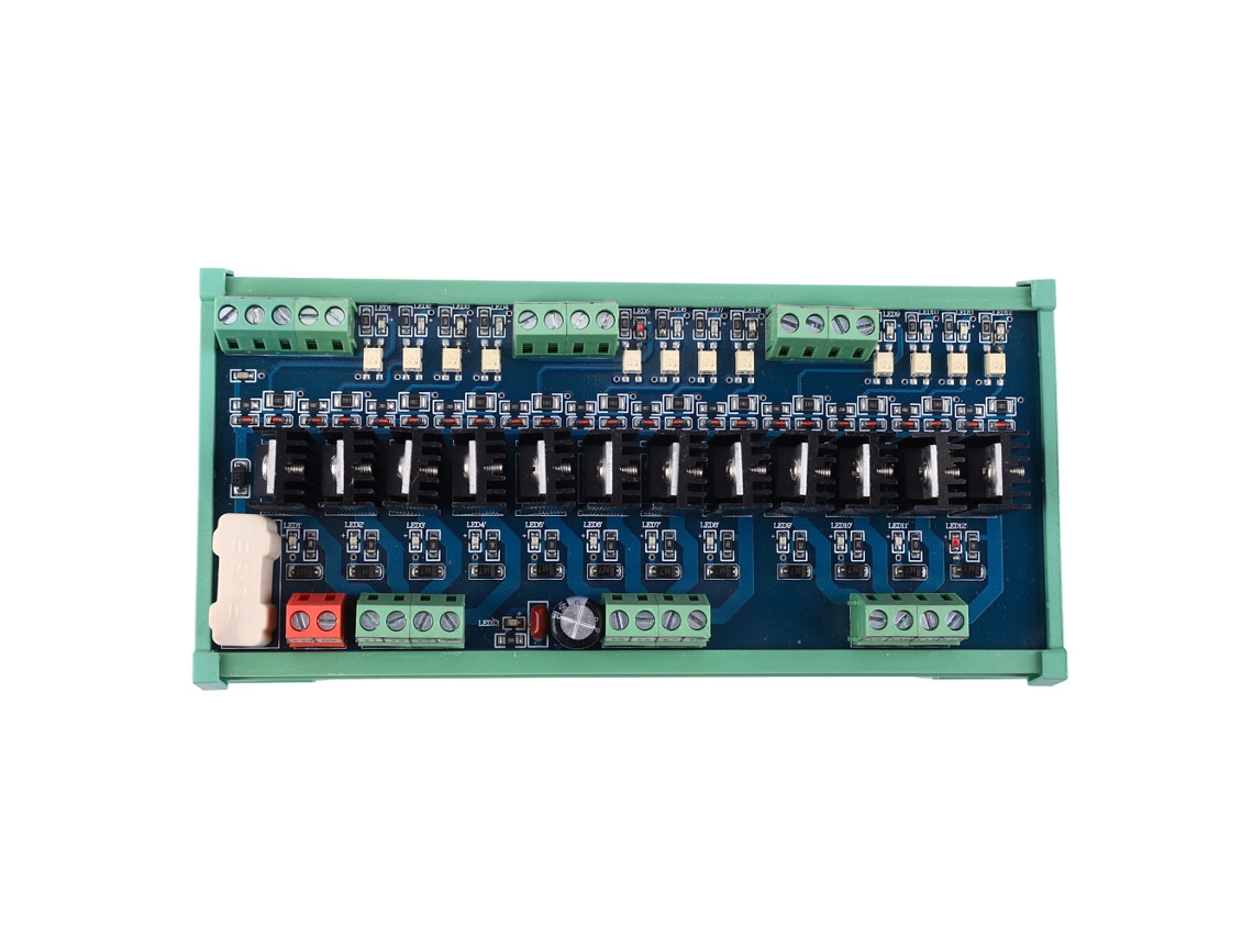 Placa De Potência Com Saída De Transistor Amplificador Dc Plc De 12 Canais