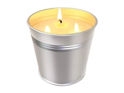Velas de lavanda em latas de metal