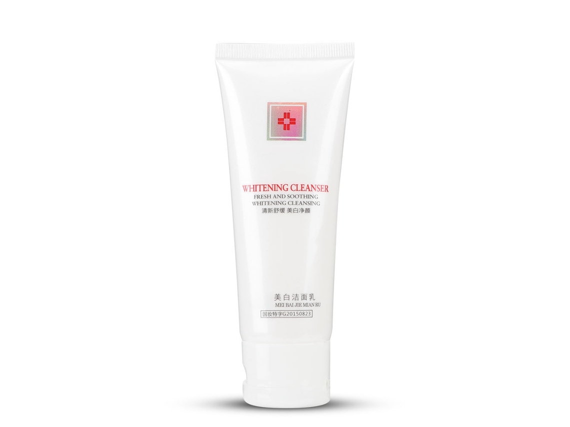 Limpeza Facial Com Hidratante E Descolorante - Cuidados Pele