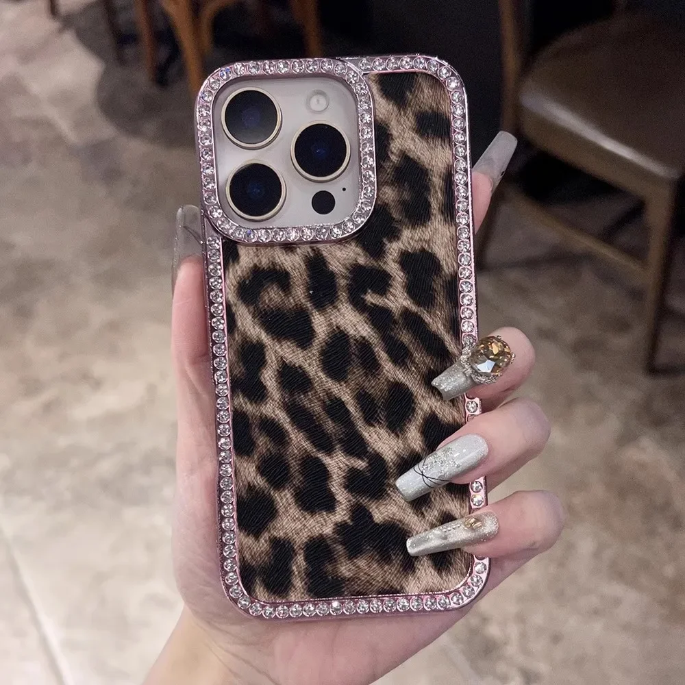 Capa Para Celular Com Estampa De Pele Sintética (rosa Para Iphone 16 Plus), Resistente A Choques E Impactos.