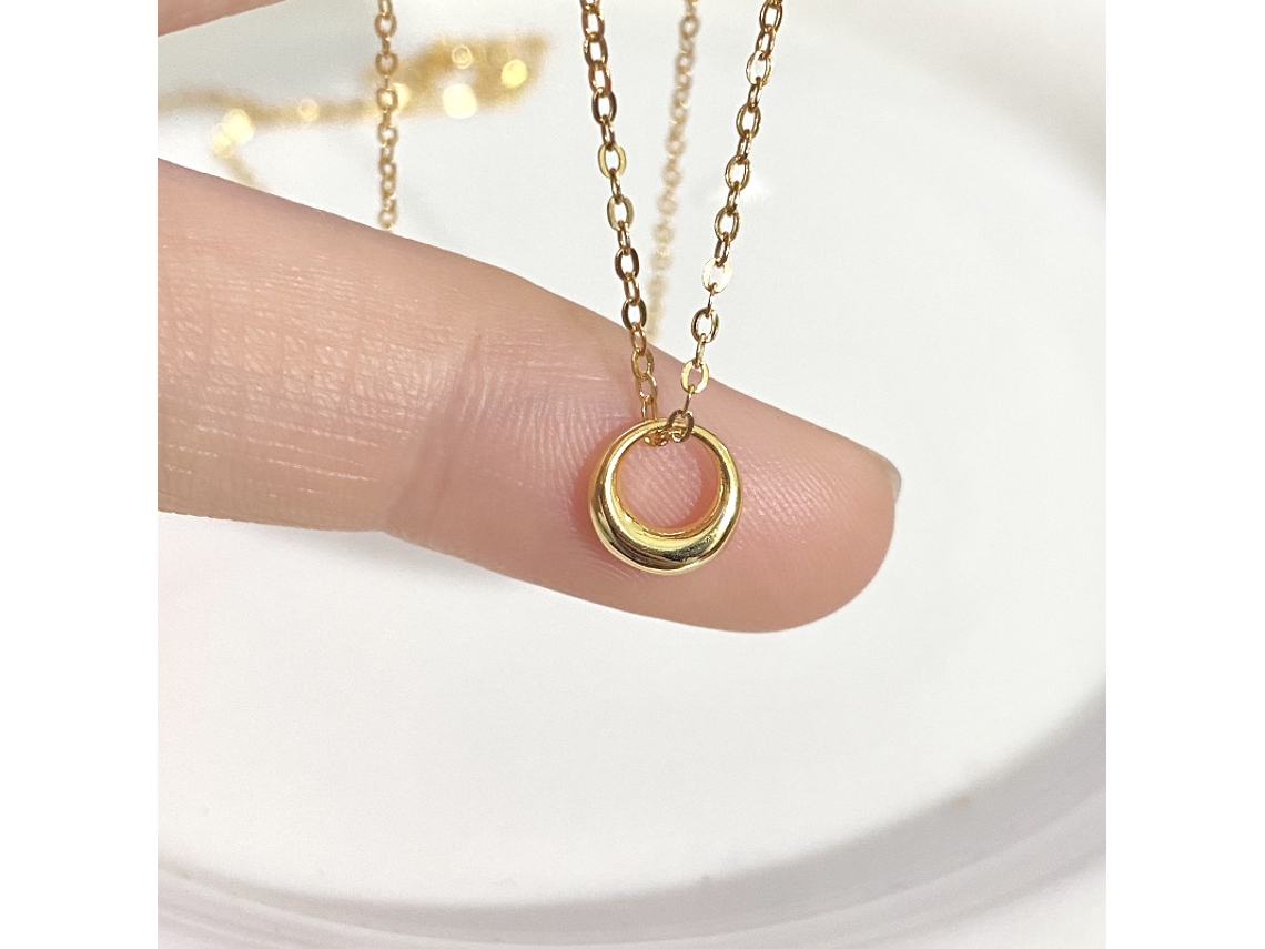 Colar em Prata de Lei 925 , com Design Minimalista e Sofisticado, com um Toque de Luxo Discreto. MDUG (dourada)