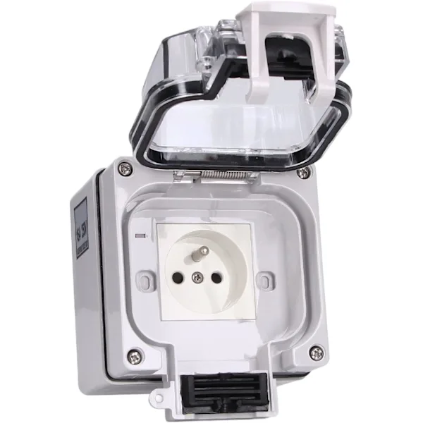 Tomada Externa 250V 16A com Tampa Bloqueável e Proteção IP66 BRILVIBERA