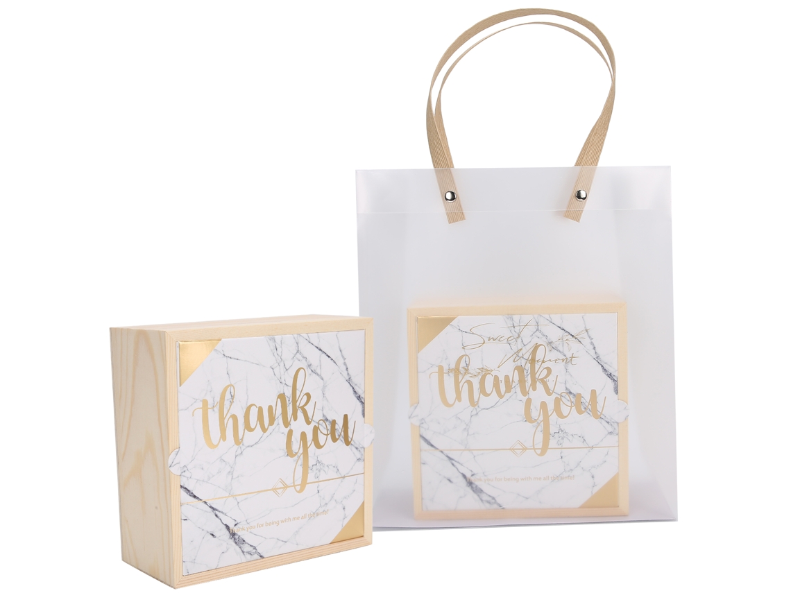 Caixas De Presente De Madeira E Sacos De Doce Aniversário