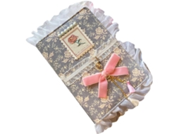Caderno de folhas soltas com estampa de tecido e renda, diário criativo para projetos DIY, planejamento e organização.