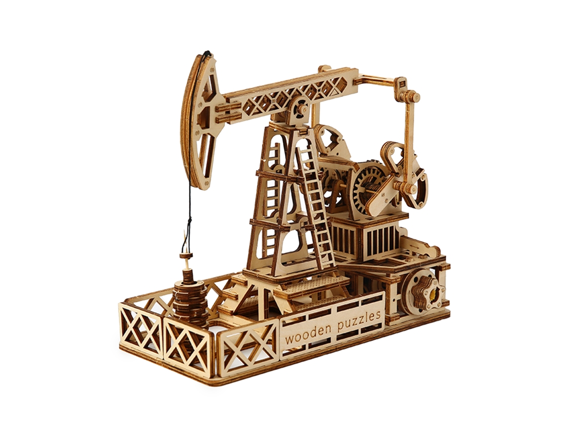 Modelo 3d Em Madeira, Representando Um Poço De Petróleo Com Movimento Mecânico. 186 Peças. 22x11x18 Cm.