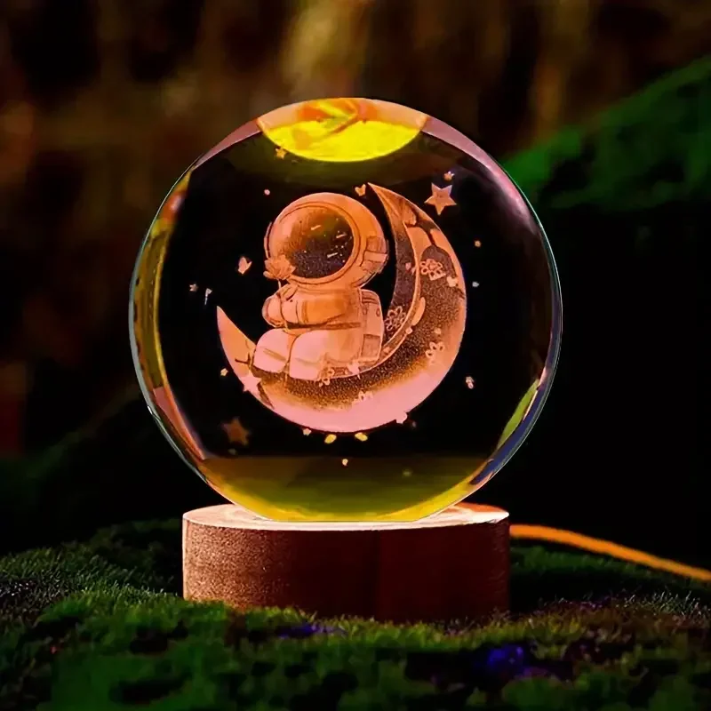 Luminária Noturna de Cristal com Gravação 3d a Laser em Formato de Astronauta (6cm) MDUG (luz Quente)