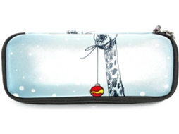 Esta capa grande com estampa de girafa Natalina é ideal para escola, mesa de trabalho, adultos, meninas e meninos.