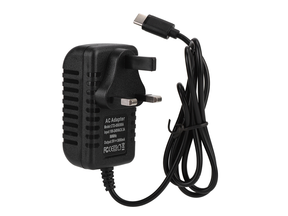 Porta de carregamento tipo C com adaptador de energia 5 V DC/3 A integrado para Raspberry Pi 4 modelo B, luz dourada.