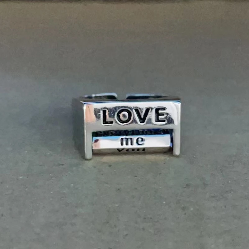 Anéis De Casal Personalizados Com Texto Giratório "você E Eu"