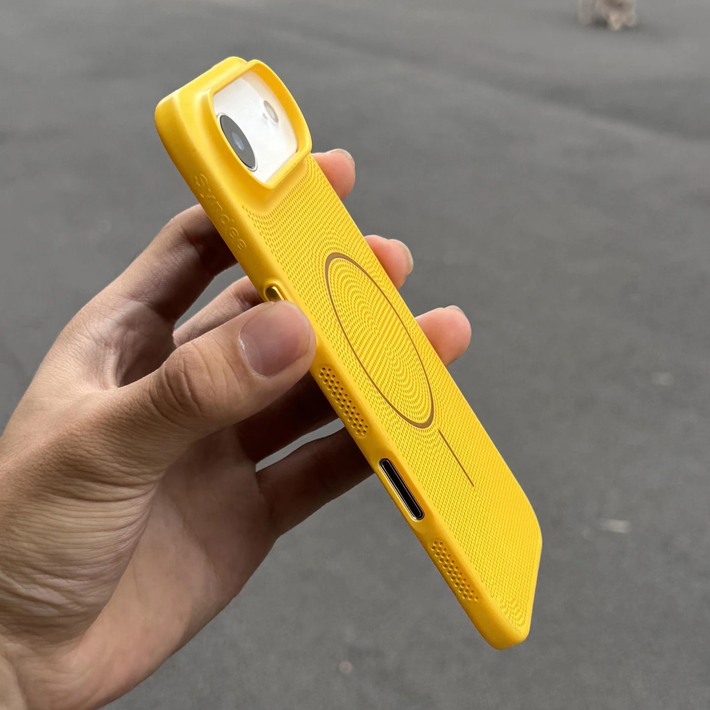 (iphone 17 Pro Amarelo) Capa Protetora Magnética Com Malha De Dissipação De Calor, Rígida E Ultrafina.