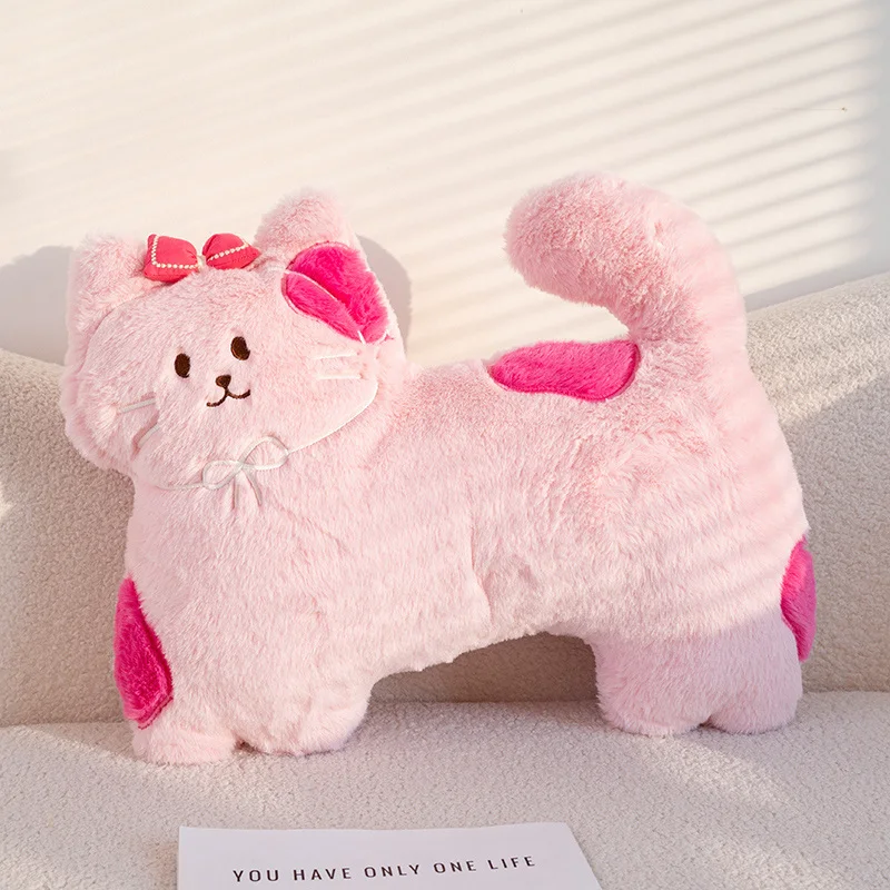 Almofada Decorativa para Sofá em Formato de Gato com Gravata Borboleta MDUG (45 Cm)