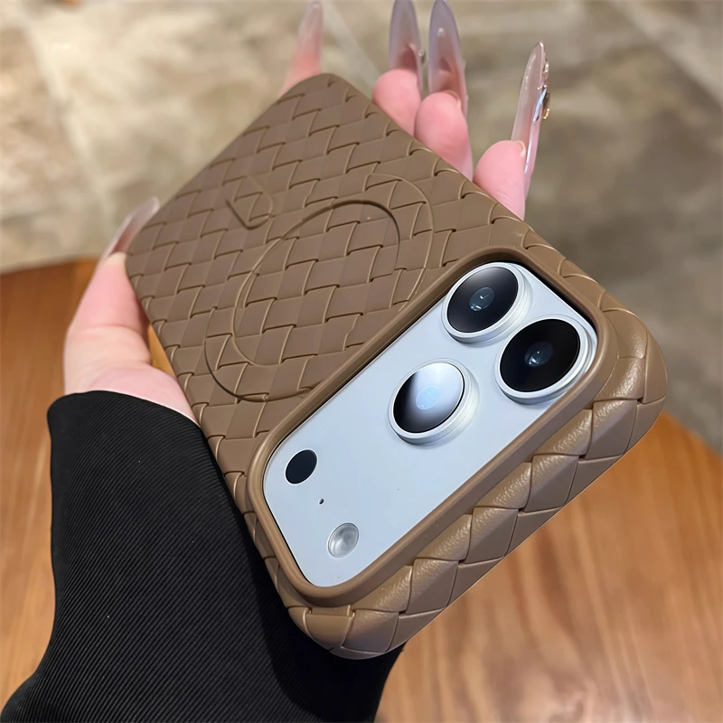 Capa Magnética Para Celular (iphone 17 Pro Max Marrom), Em Malha Respirável, Tpu Macio E Ultrafino.