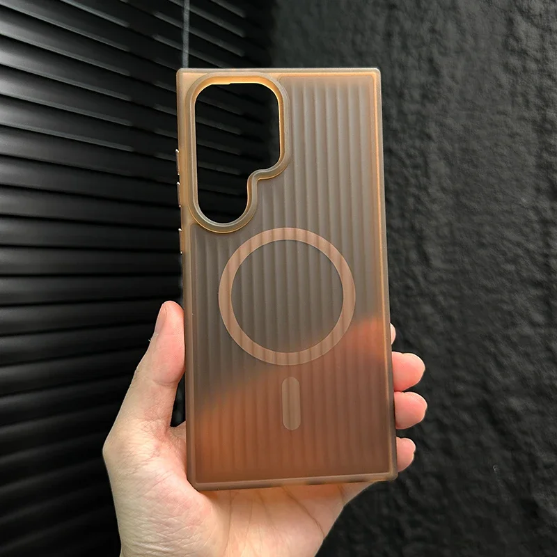 Capa Para Celular (samsung S24 Marrom) Com Listras Foscas E Semitransparente, Carregamento Sem Fio E Resistente A Impactos.