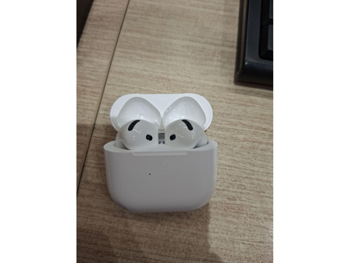 Airpods 4 APPLE (Outlet Grade A - In Ear - Microfone - Branco)