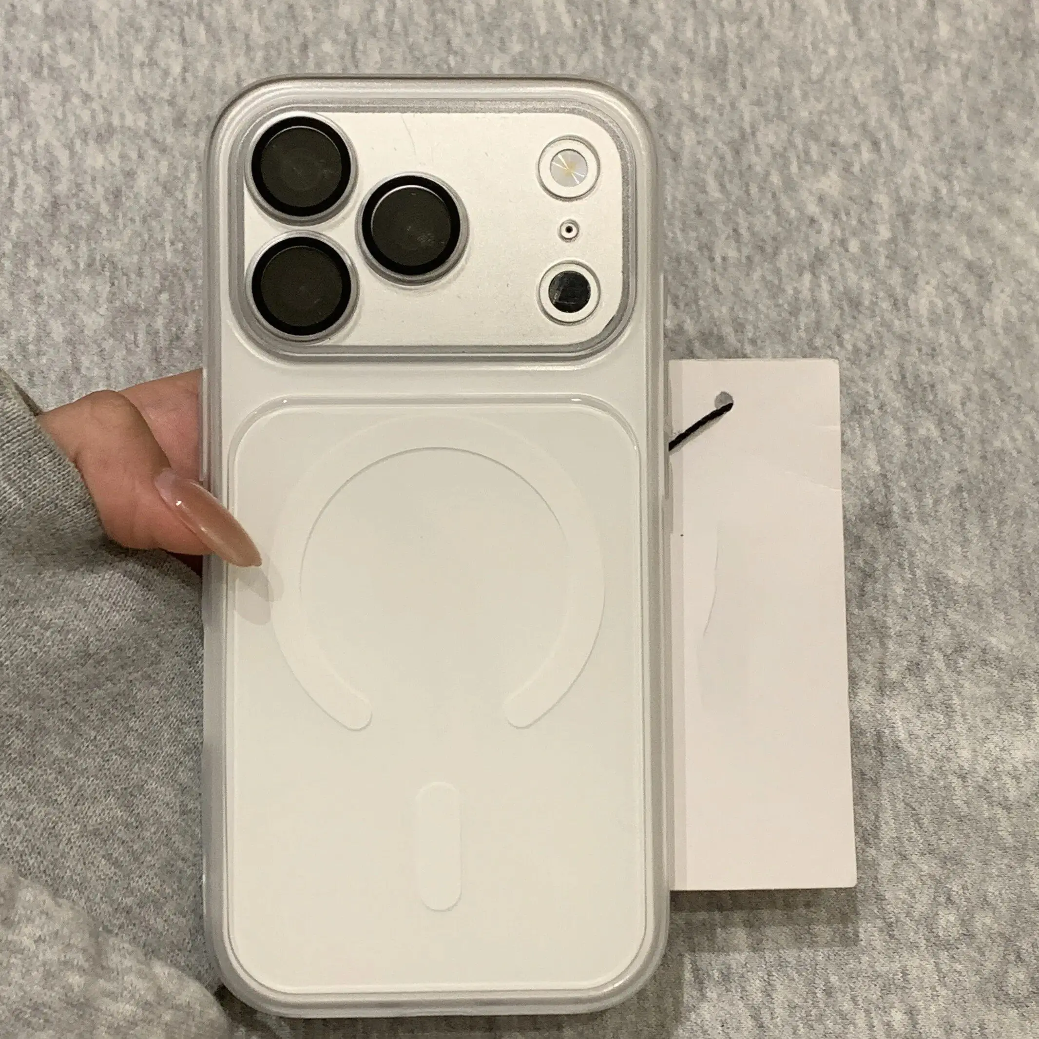 Capa Fosca 2 Em 1 Para Iphone 17 Pro Max Com Design À Prova De Choque E Sistema Magnético Transparente.