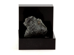 Biotite Pedra Natural Do Canadá Oka Rocha Metamórfica Multicolorida 27,05 Ct Certificado de Autenticidade Incluído 22X17X17Mm