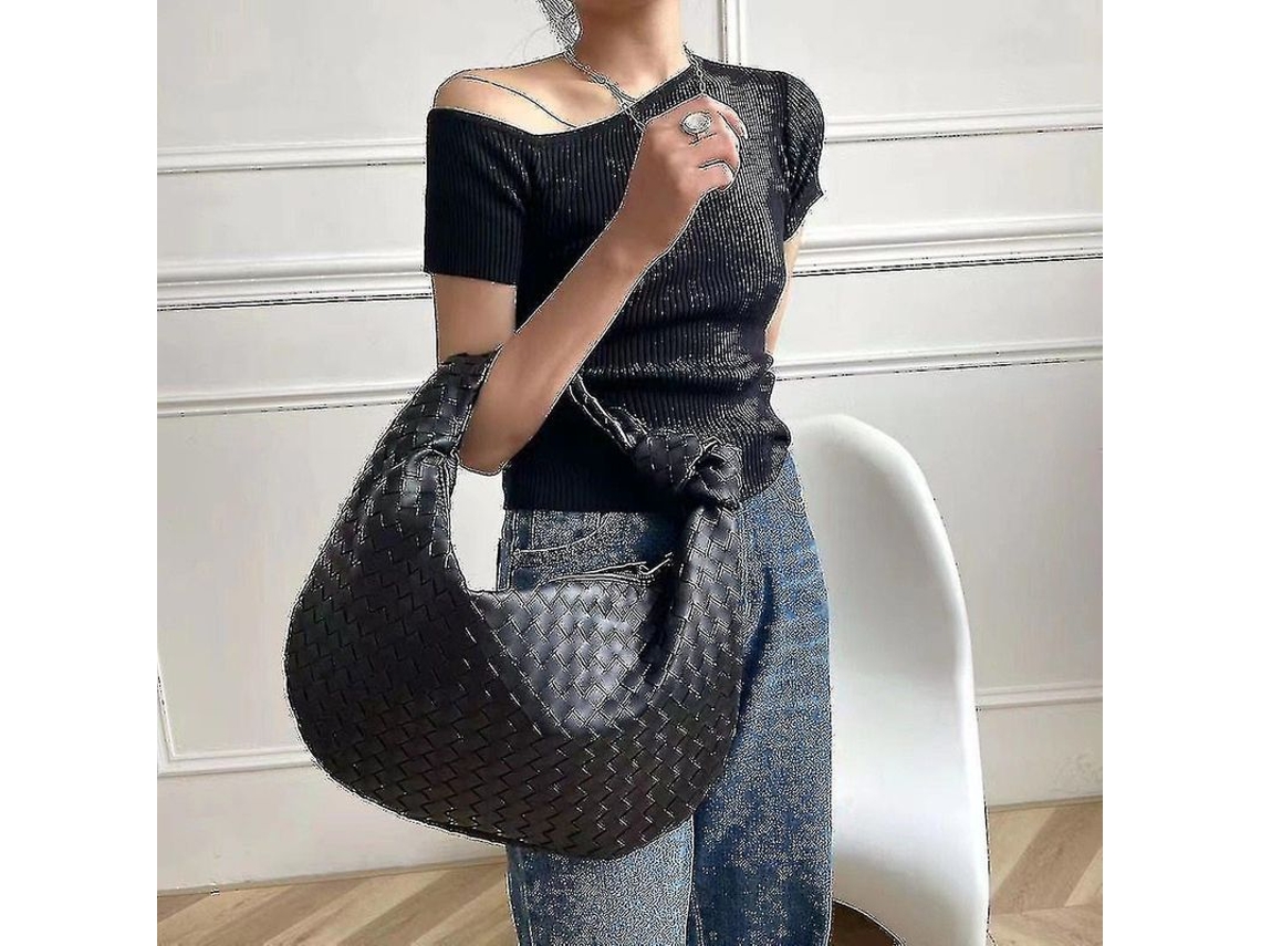 Bolsa de ombro de couro de luxo 2026, moderna, em malha macia, com bolso interno, versátil para mulheres.