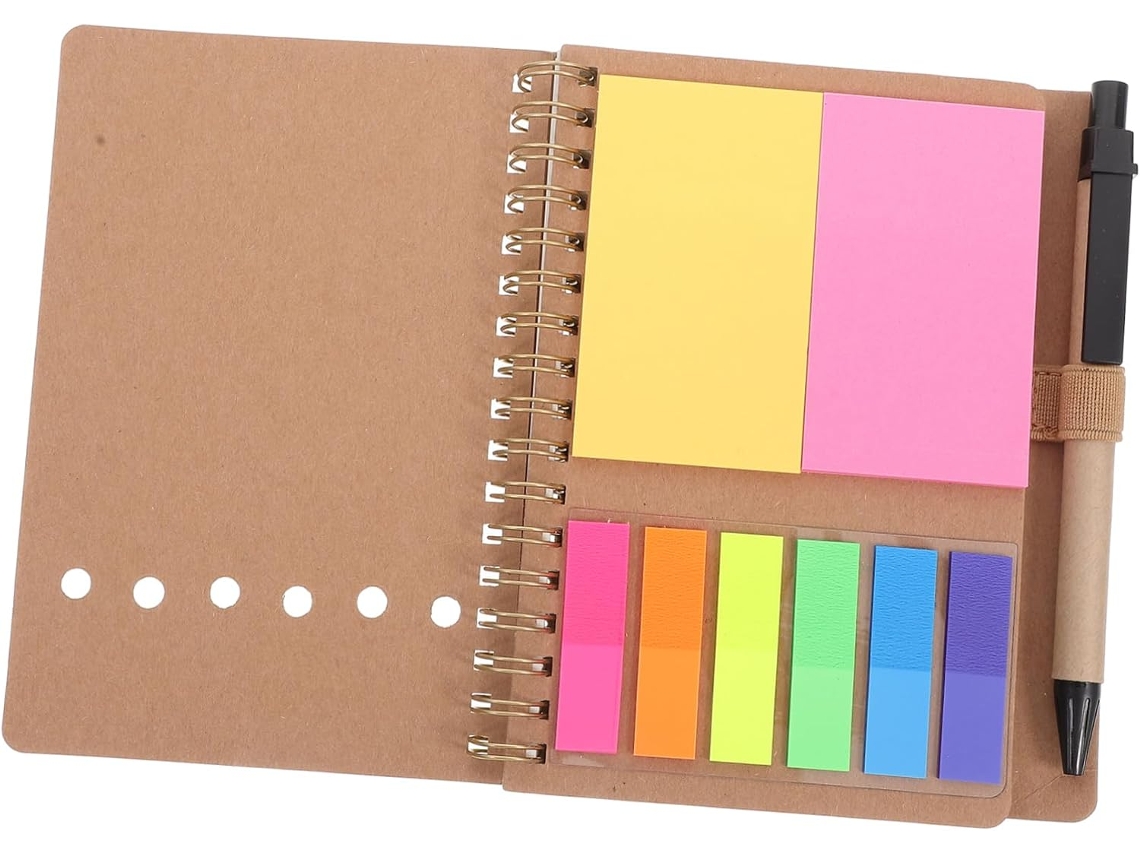 Caderno espiral de bolso com porta-caneta e adesivos.