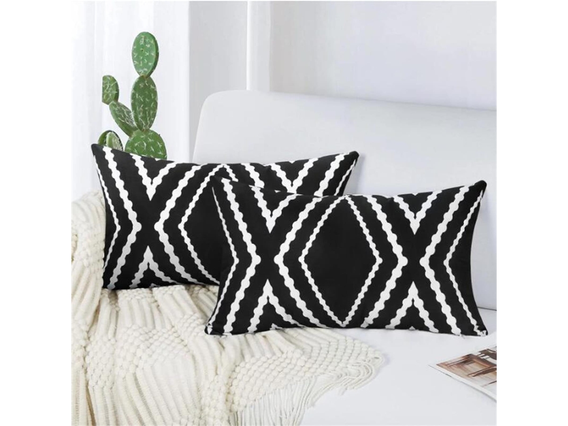 Conjunto de 2 fronhas geométricas (preto/branco)